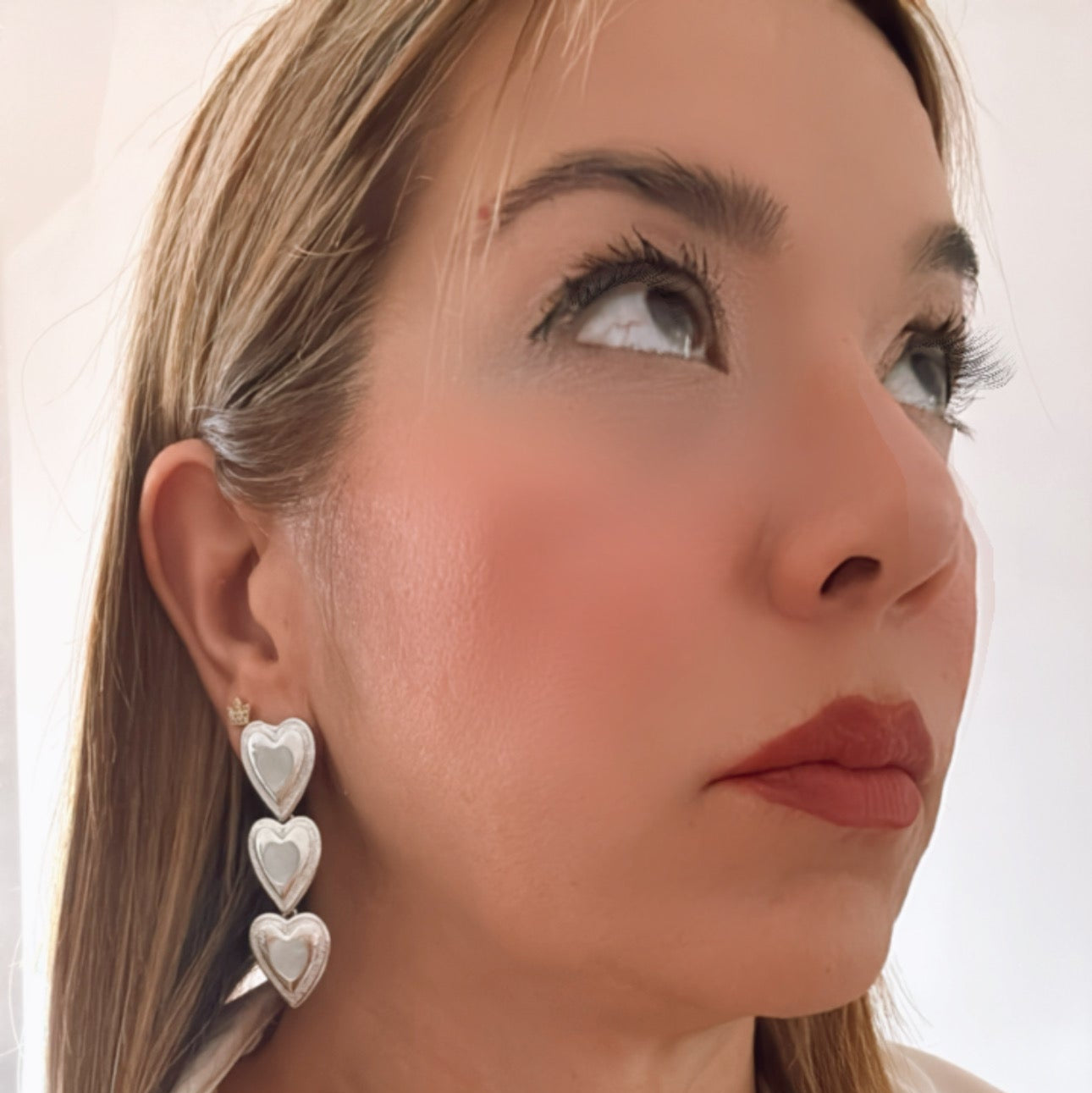 Aretes Elara