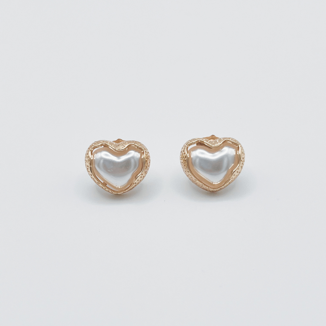 Aretes Corazón Dorados con Perla