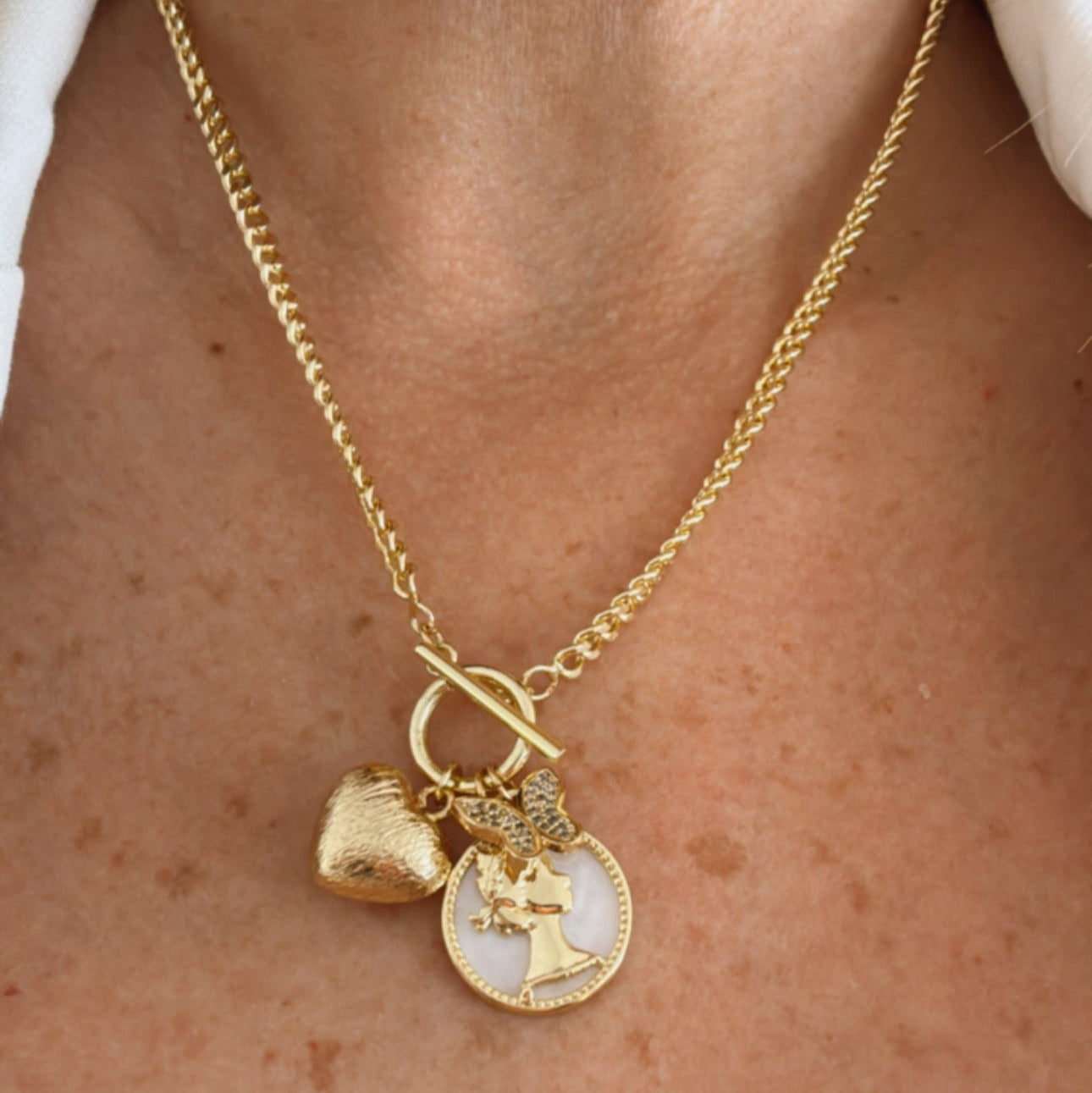 Collar Nakar